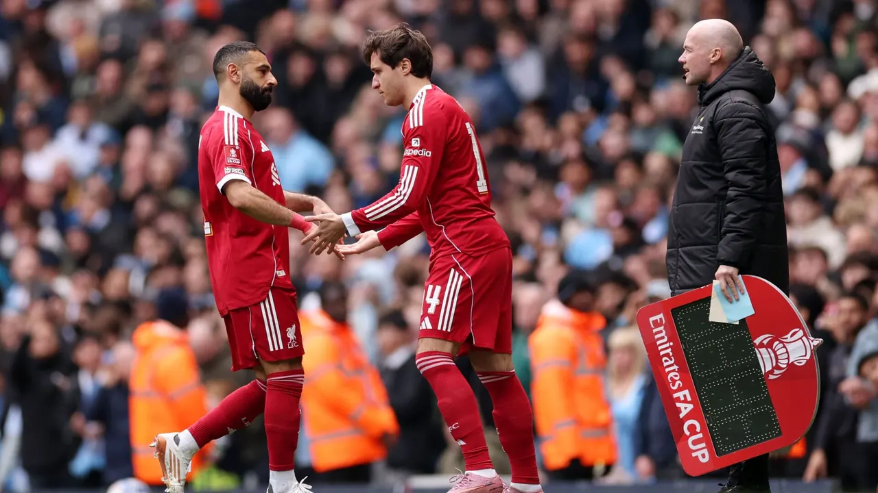 بين البريميرليج والليجا.. ليفربول ورايو فايكانو بطلا مفارقة عجيبة